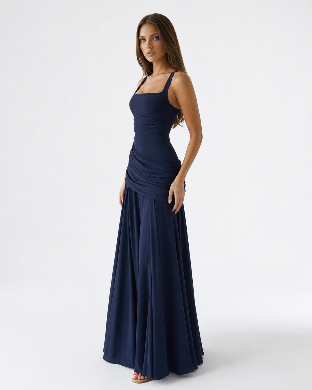 Enni – Laskostettu Maksimekko Neliökaula-aukolla