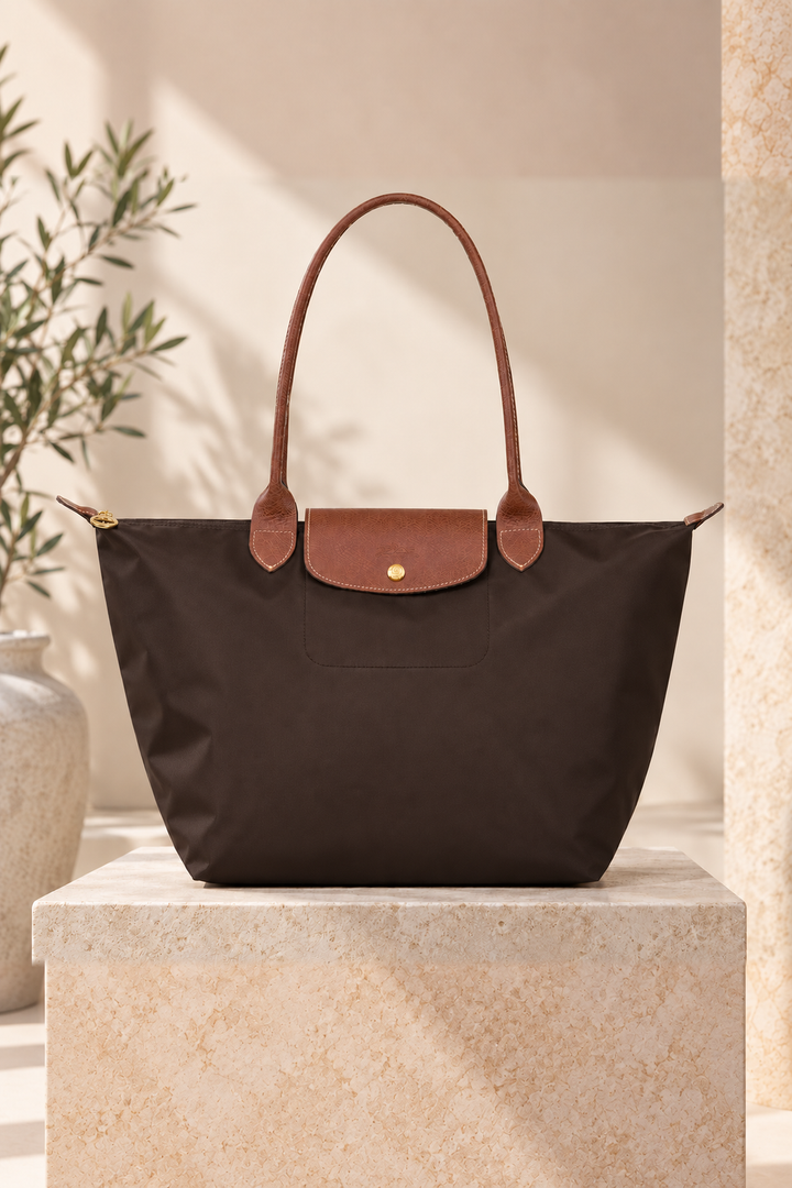 Grande Tote, Ebenpuunmusta